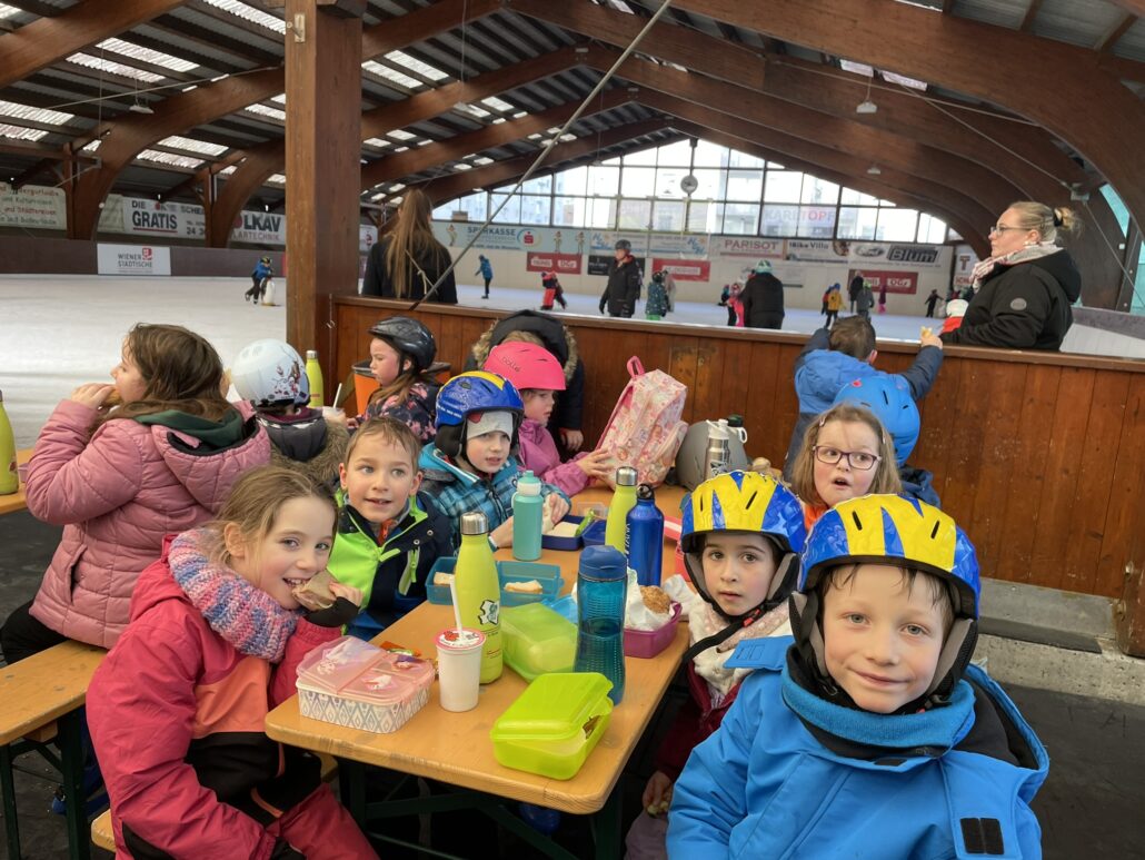 Eislaufen macht Spaß Volksschule Ober Grafendorf